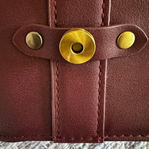 Harry Potter Purse Set-Burgundy Bag with Crest, Kisslock Gringotts Change Purse. - Picture 8 of 12